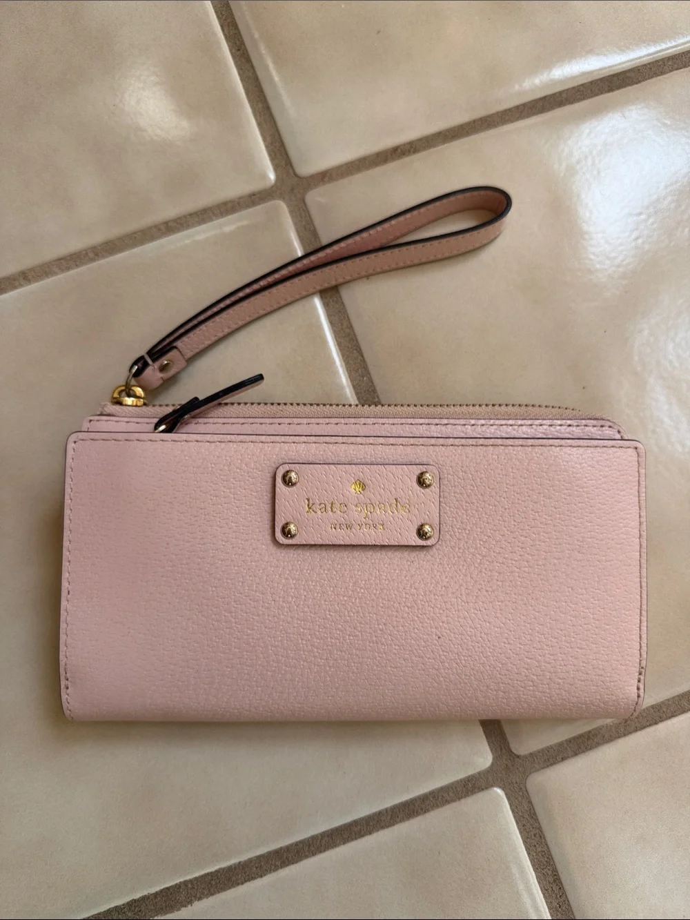 Kate Spade Layton Wristlet in Wellesley Pink